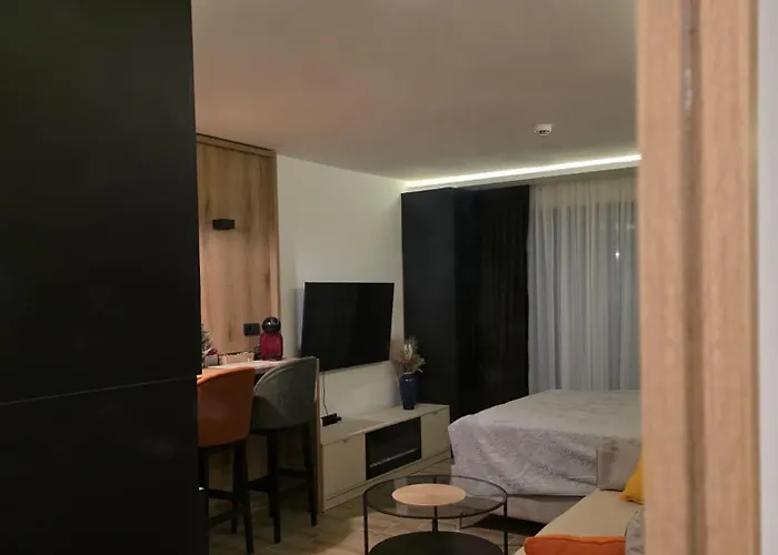 Lyra Prestige Hill *